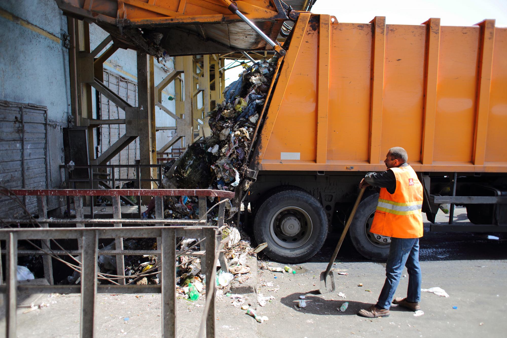 Ви цього не знали. Чи можна викидати старі меблі та як в Україні штрафують за сміття